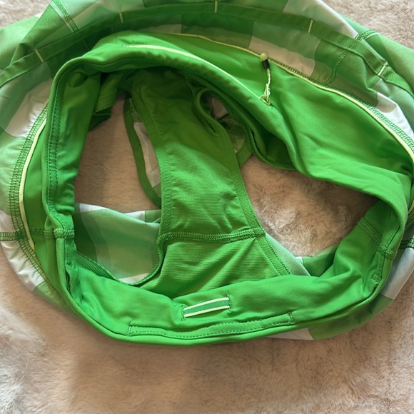 lululemon size 4 Speed Short - green and white - Picture 8 of 8